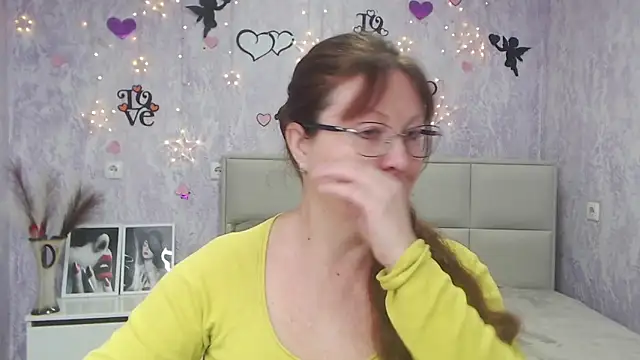 VanessaHotts online show from 03/10/25, 06:05