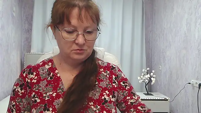 VanessaHotts online show from 05/25/26, 05:07