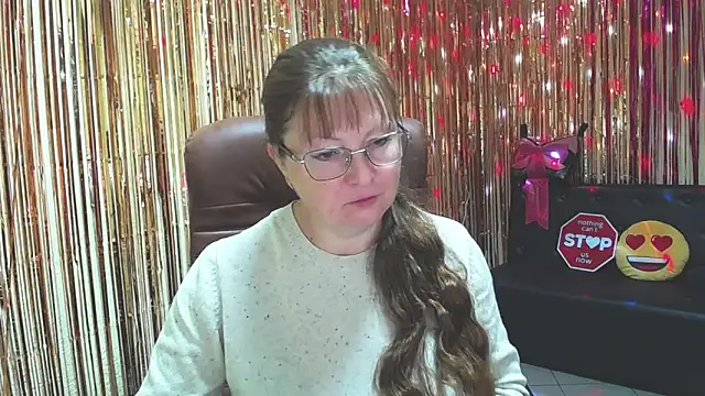 VanessaHotts online show from 10/06/25, 05:08