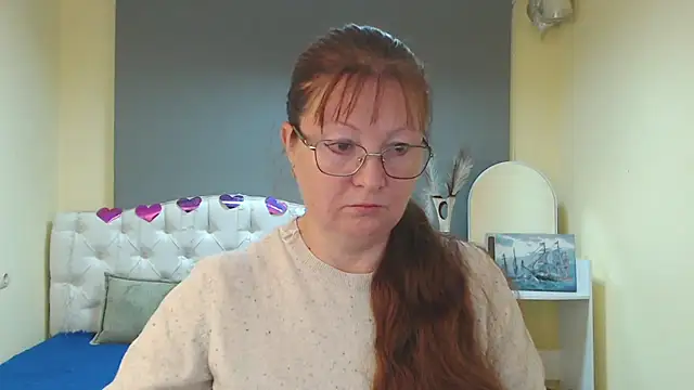 VanessaHotts online show from 10/08/25, 05:09