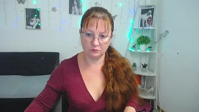 VanessaHotts online show from 09/27/25, 05:02