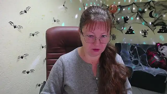 VanessaHotts online show from 10/23/25, 05:06