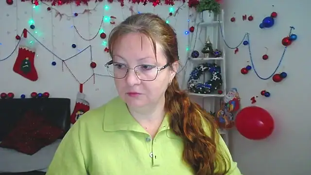 VanessaHotts online show from 12/15/25, 06:08