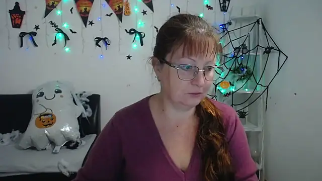 VanessaHotts online show from 10/27/25, 06:03