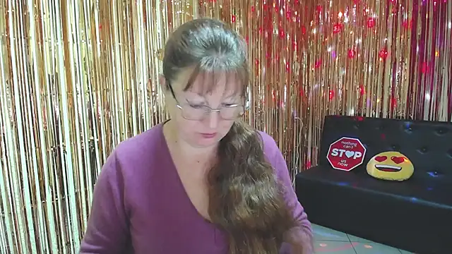 VanessaHotts online show from 10/01/25, 05:01