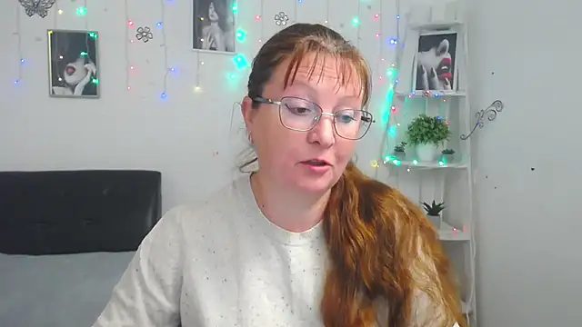 VanessaHotts online show from 10/03/25, 07:21