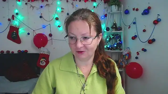 VanessaHotts online show from 12/17/25, 06:07