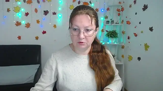 VanessaHotts online show from 11/29/25, 06:02