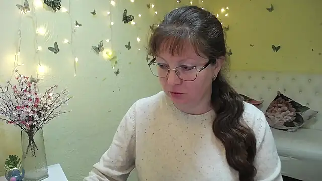 VanessaHotts online show from 05/04/26, 05:00