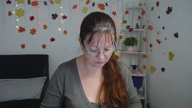 VanessaHotts online show from 11/08/25, 06:06