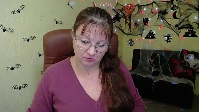 VanessaHotts online show from 10/29/25, 06:01