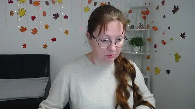 VanessaHotts online show from 12/01/25, 06:03