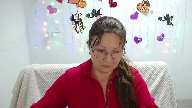 VanessaHotts online show from 02/28/25, 12:42