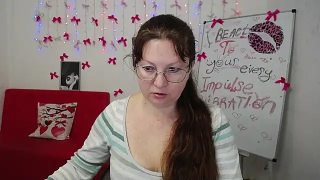 VanessaHotts online show from 03/25/26, 06:02