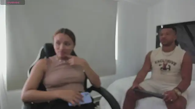 Snapshot of AnnieAndStefan chatting on 04/09/26, 01:28 AnnieAndStefan online show from 04/09/26, 01:28