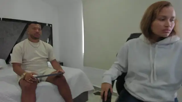 Snapshot of AnnieAndStefan chatting on 03/05/26, 02:35 AnnieAndStefan online show from 03/05/26, 02:35
