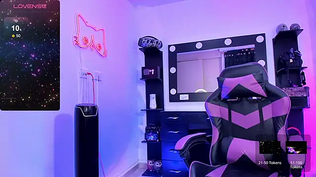 miss kitty online show from 11/25/25, 12:22