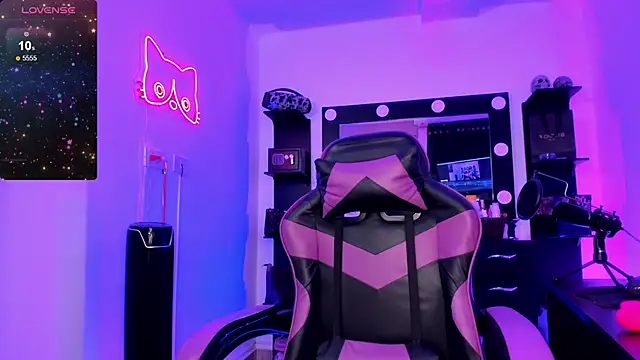 miss kitty online show from 04/01/26, 12:24