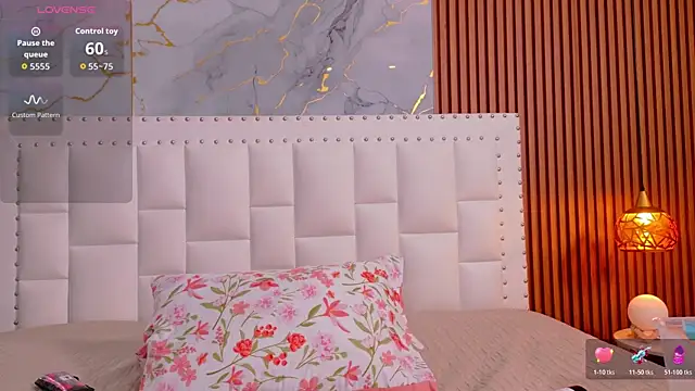 Snapshot of naughty_ebonyy chatting on 11/04/25, 12:47 naughty ebonyy online show from 11/04/25, 12:47