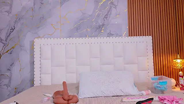 Snapshot of naughty_ebonyy chatting on 11/29/25, 03:06 naughty ebonyy online show from 11/29/25, 03:06