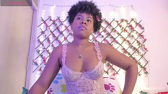 Snapshot of naughty_ebonyy chatting on 06/17/26, 04:34 naughty ebonyy online show from 06/17/26, 04:34