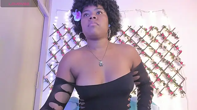Snapshot of naughty_ebonyy chatting on 06/19/26, 04:51 naughty ebonyy online show from 06/19/26, 04:51