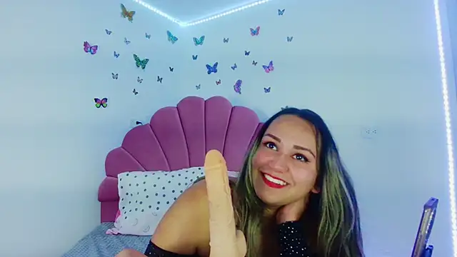 Snapshot of paula_brausin chatting on 09/17/25, 09:06 paula brausin online show from 09/17/25, 09:06