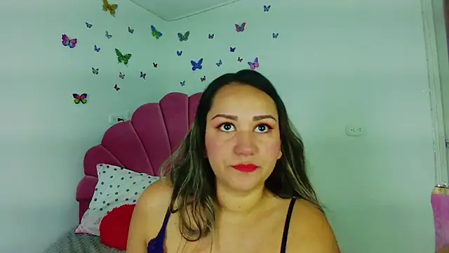 Snapshot of paula_brausin chatting on 09/20/25, 02:33 paula brausin online show from 09/20/25, 02:33