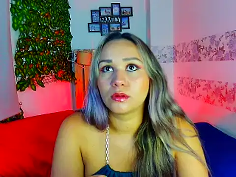 Snapshot of paula_brausin chatting on 02/22/25, 08:42 paula brausin online show from 02/22/25, 08:42