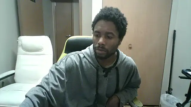 Snapshot of Kim_and_Dee chatting on 03/03/26, 09:38 Kim and Dee online show from 03/03/26, 09:38