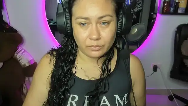 AliceFox Milf online show from 04/20/26, 10:44