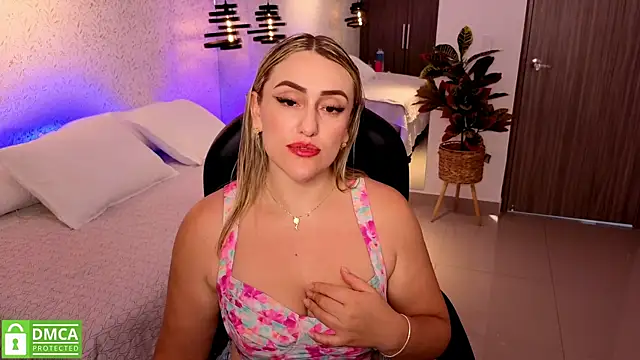 Snapshot of ELA_PS chatting on 10/19/25, 12:08 ELA PS online show from 10/19/25, 12:08