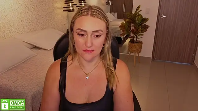 Snapshot of ELA_PS chatting on 10/07/25, 12:06 ELA PS online show from 10/07/25, 12:06