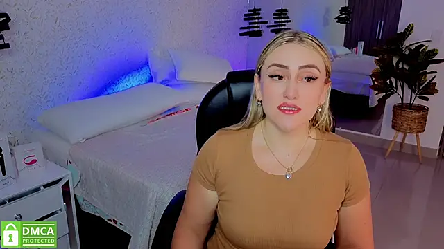 Snapshot of ELA_PS chatting on 10/17/25, 12:18 ELA PS online show from 10/17/25, 12:18