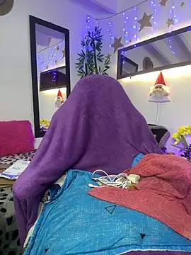 lonely shewolf online show from 12/22/25, 08:42