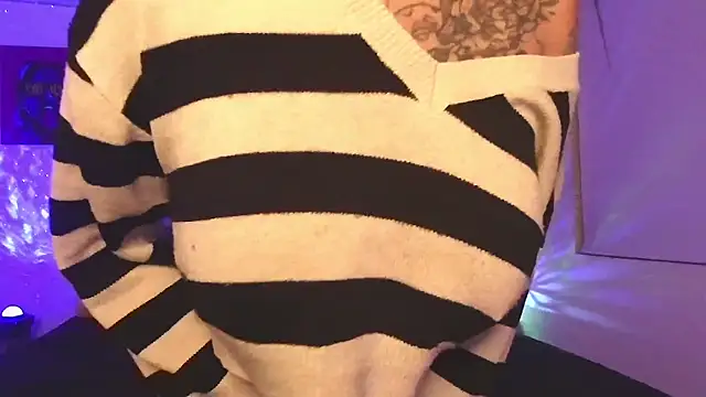 Snapshot of chanell_tattoo chatting on 03/21/25, 12:29 chanell tattoo online show from 03/21/25, 12:29