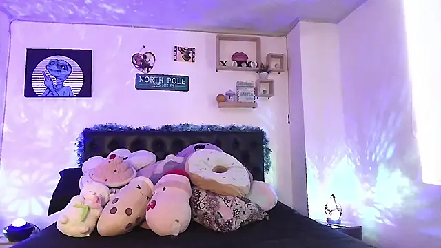 Snapshot of chanell_tattoo chatting on 12/20/24, 05:08 chanell tattoo online show from 12/20/24, 05:08