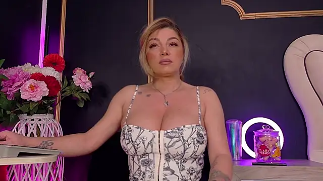 Snapshot of DeeaDiamondd chatting on 01/15/26, 08:01 DeeaDiamondd online show from 01/15/26, 08:01