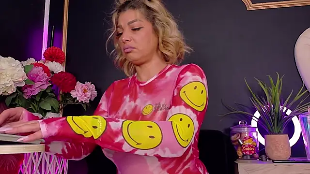 DeeaDiamondd online show from 11/09/25, 08:24