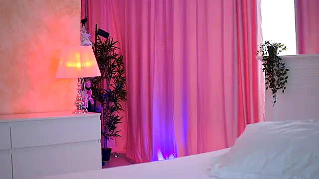 ArtTeasee online show from 10/27/25, 09:32