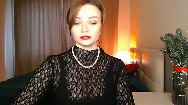 Snapshot of Shadow_Passion chatting on 12/18/25, 07:13 Shadow Passion online show from 12/18/25, 07:13