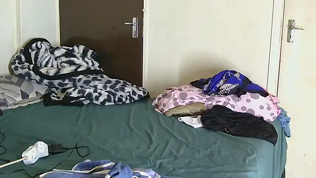 AddictiveAssCurves online show from 05/06/26, 12:31