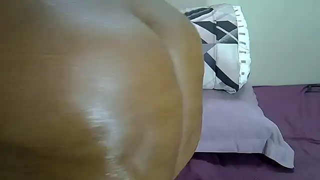 Snapshot of AddictiveAssCurves chatting on 11/10/25, 12:10 AddictiveAssCurves online show from 11/10/25, 12:10