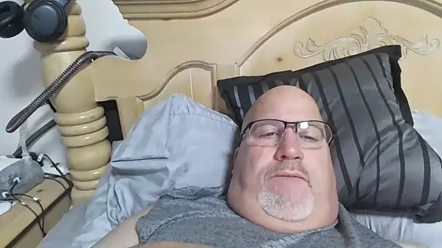 Bigbear0563 online show from 11/14/25, 05:33