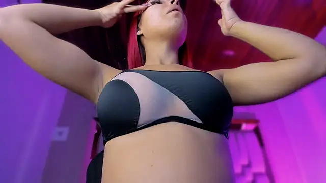 Emmily Savage online show from 11/08/25, 10:41