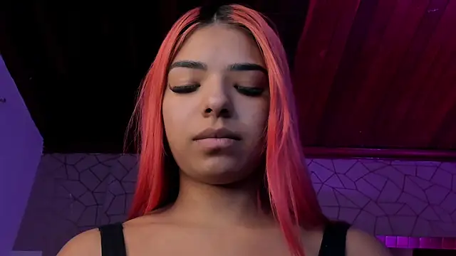 Snapshot of Emmily_Savage chatting on 02/10/26, 11:53 Emmily Savage online show from 02/10/26, 11:53