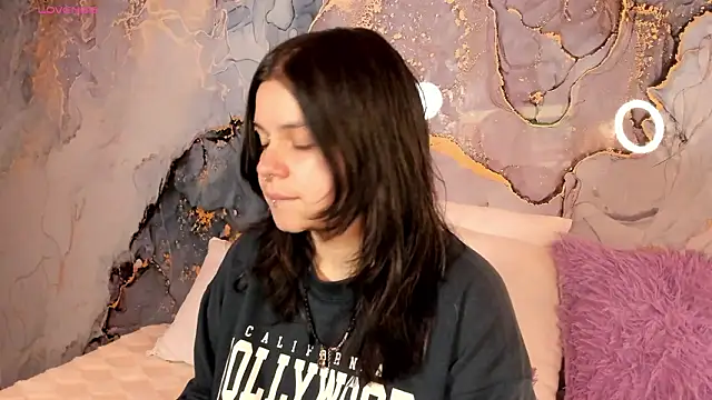 Mey moon online show from 02/10/26, 11:59