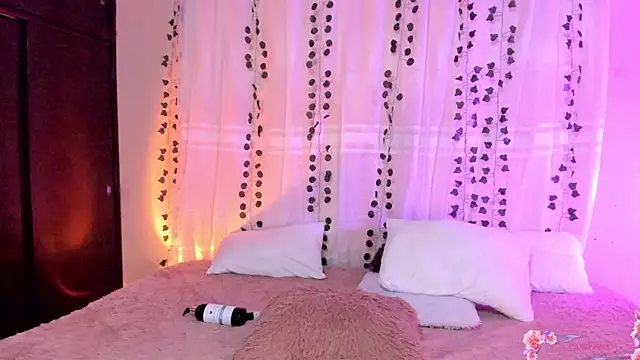 Mey moon online show from 12/04/24, 12:35