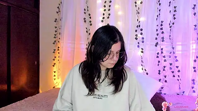 Mey moon online show from 12/11/24, 11:21