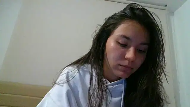 Snapshot of _andygirl chatting on 05/13/26, 02:40 andygirl online show from 05/13/26, 02:40